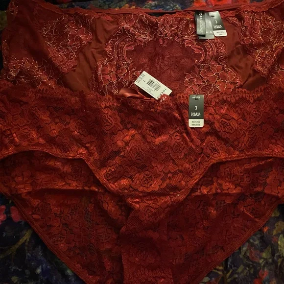 Torrid 2 pair! Size 3 NWT Red lace panties lingerie open back lace detail 2 pair - Picture 2 of 11